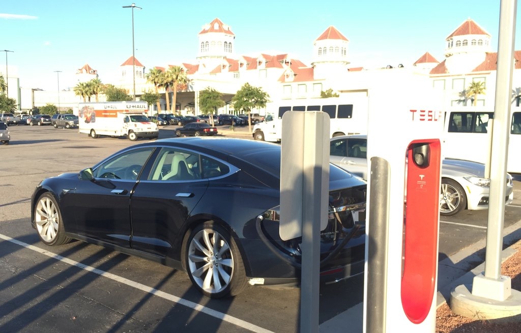 Tesla Model S Las Vegas Road Trip